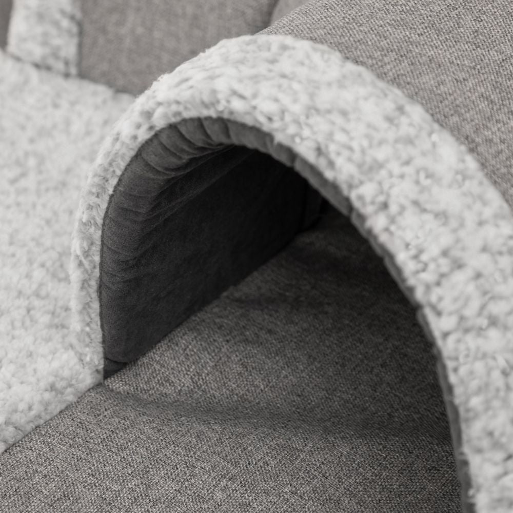 Hide and Sleep tunnel