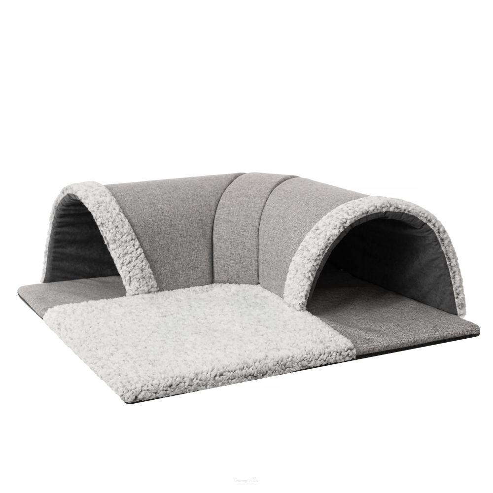 Hide and Sleep tunnel