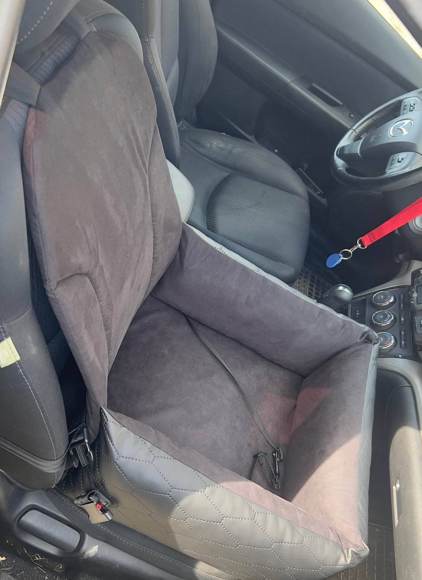 ComfortDrive car seat
