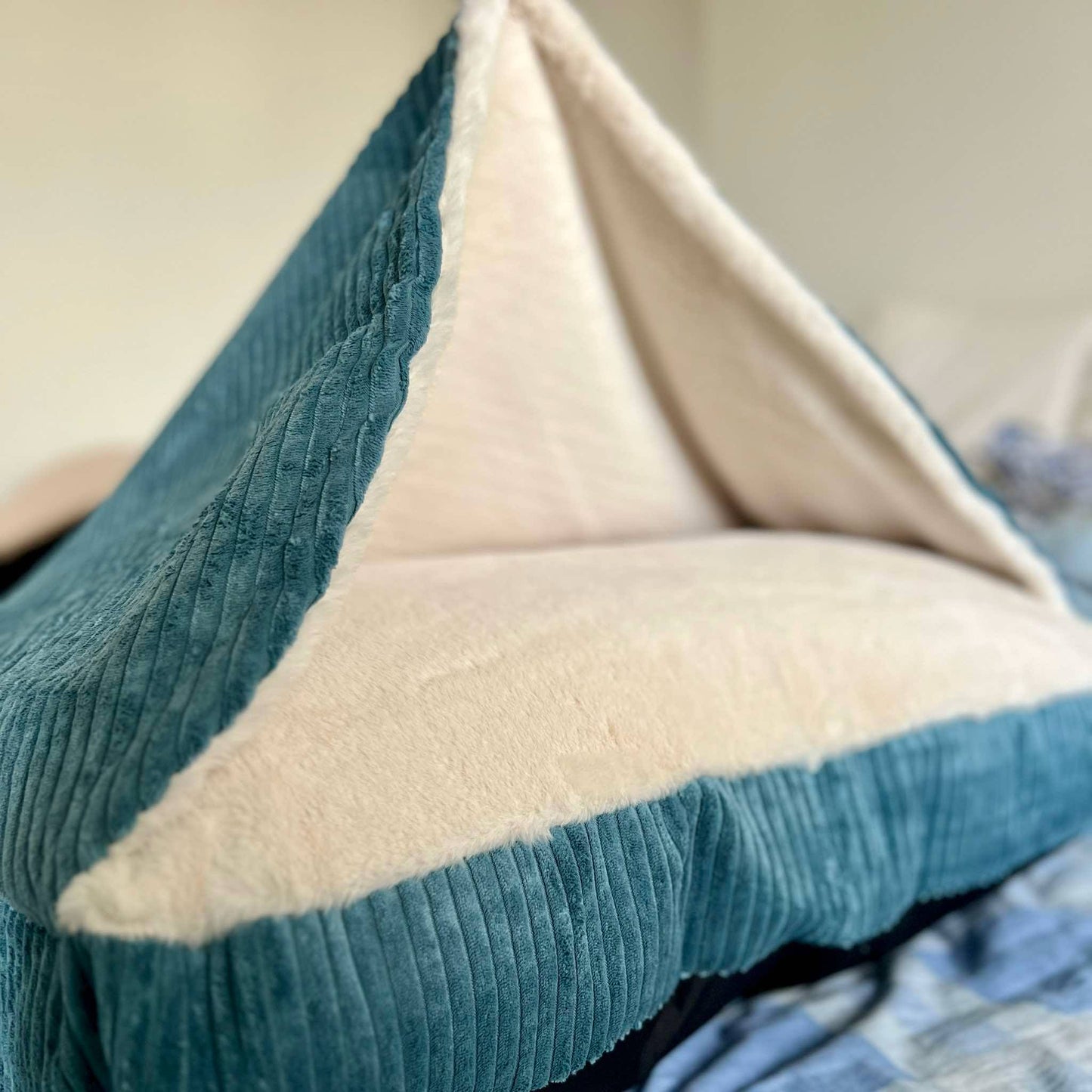 Sabaga HoodyLux II soft hooded bed