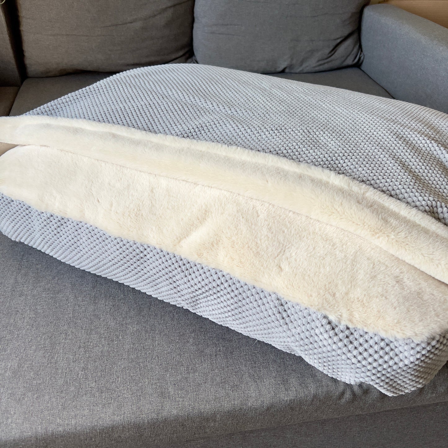 Sabaga HoodyLux II soft hooded bed