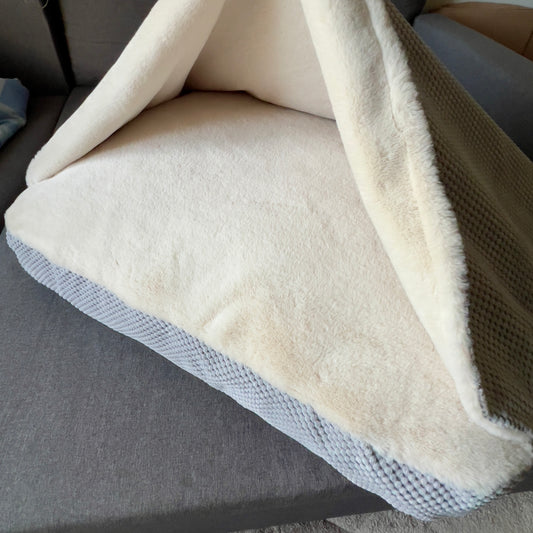 Sabaga HoodyLux II soft hooded bed