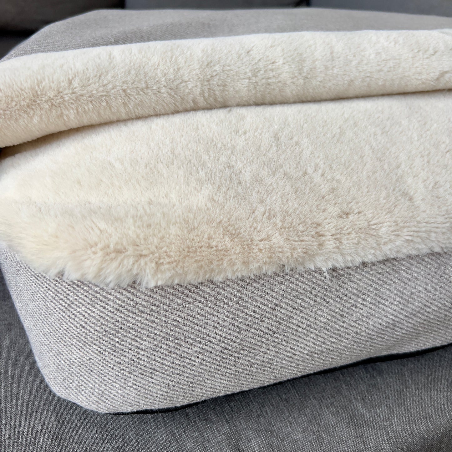 Sabaga HoodyLux II soft hooded bed