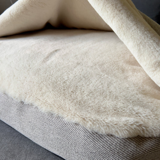 Sabaga HoodyLux II soft hooded bed