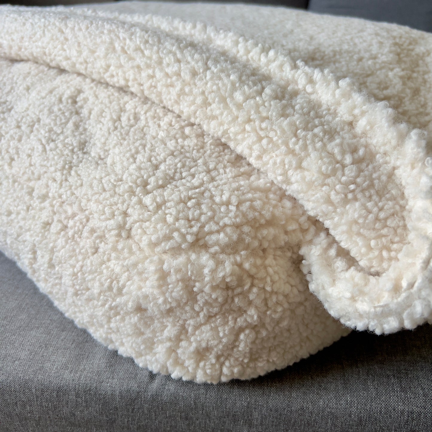 Sabaga HoodyLux II soft hooded bed